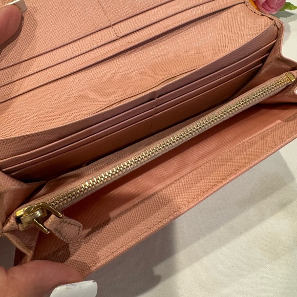Authentic Prada wallet - Picture 4 of 11